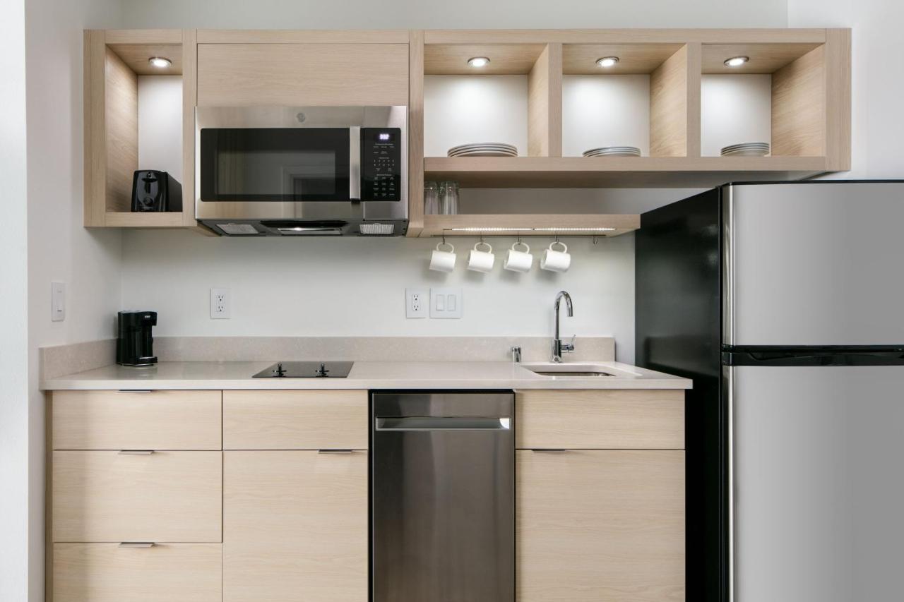 Towneplace Suites By Marriott Oconomowoc Buitenkant foto