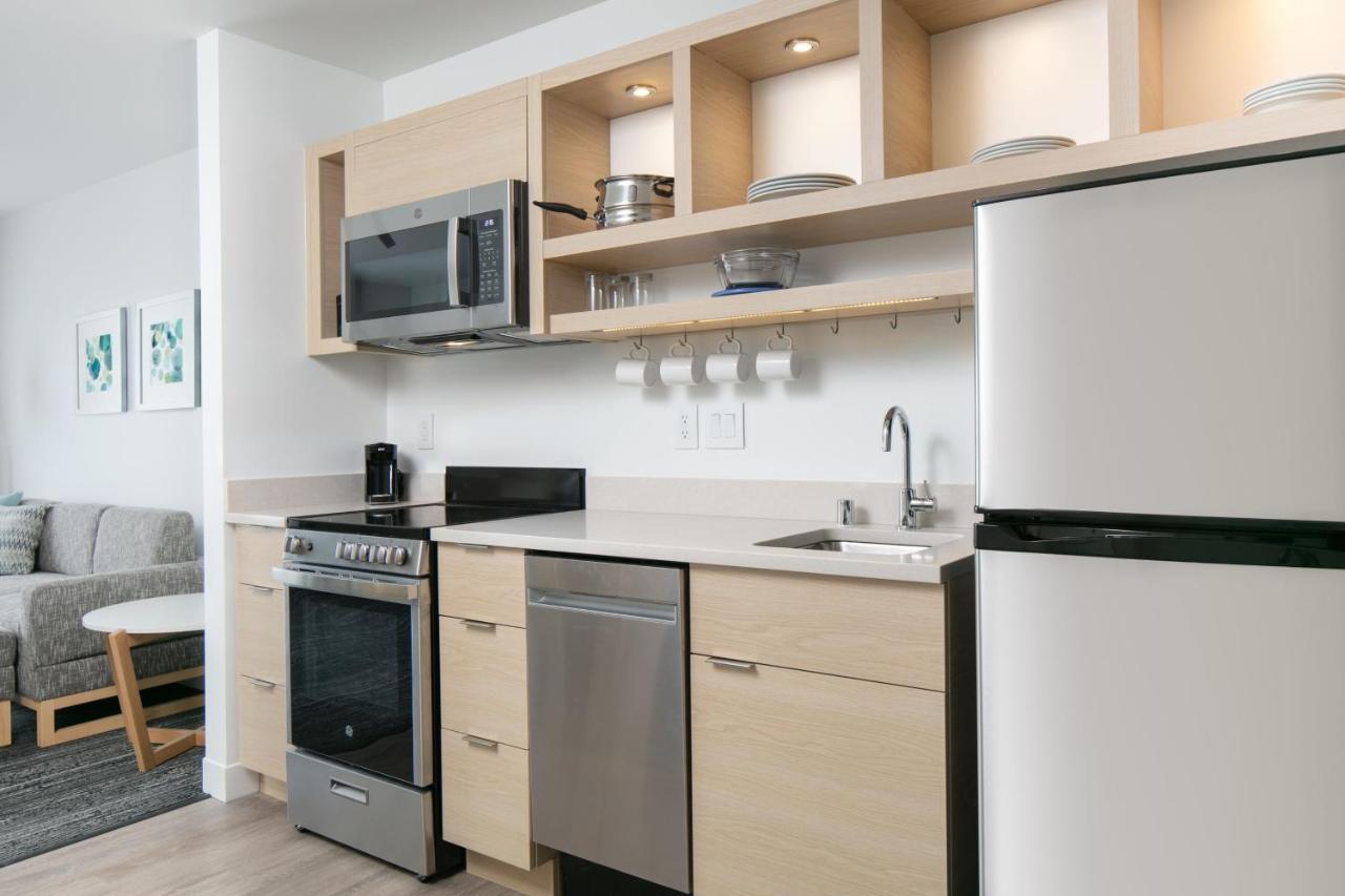 Towneplace Suites By Marriott Oconomowoc Buitenkant foto