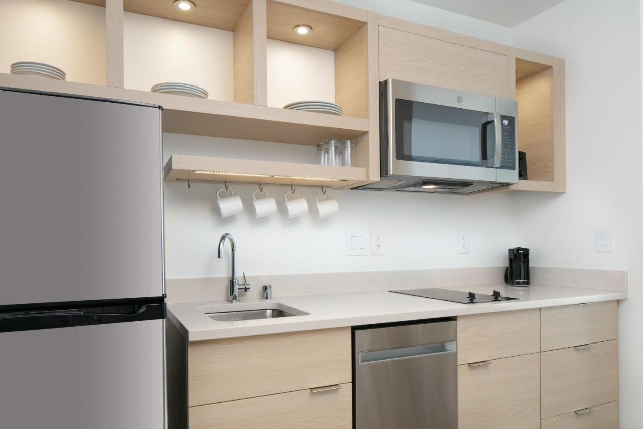 Towneplace Suites By Marriott Oconomowoc Buitenkant foto
