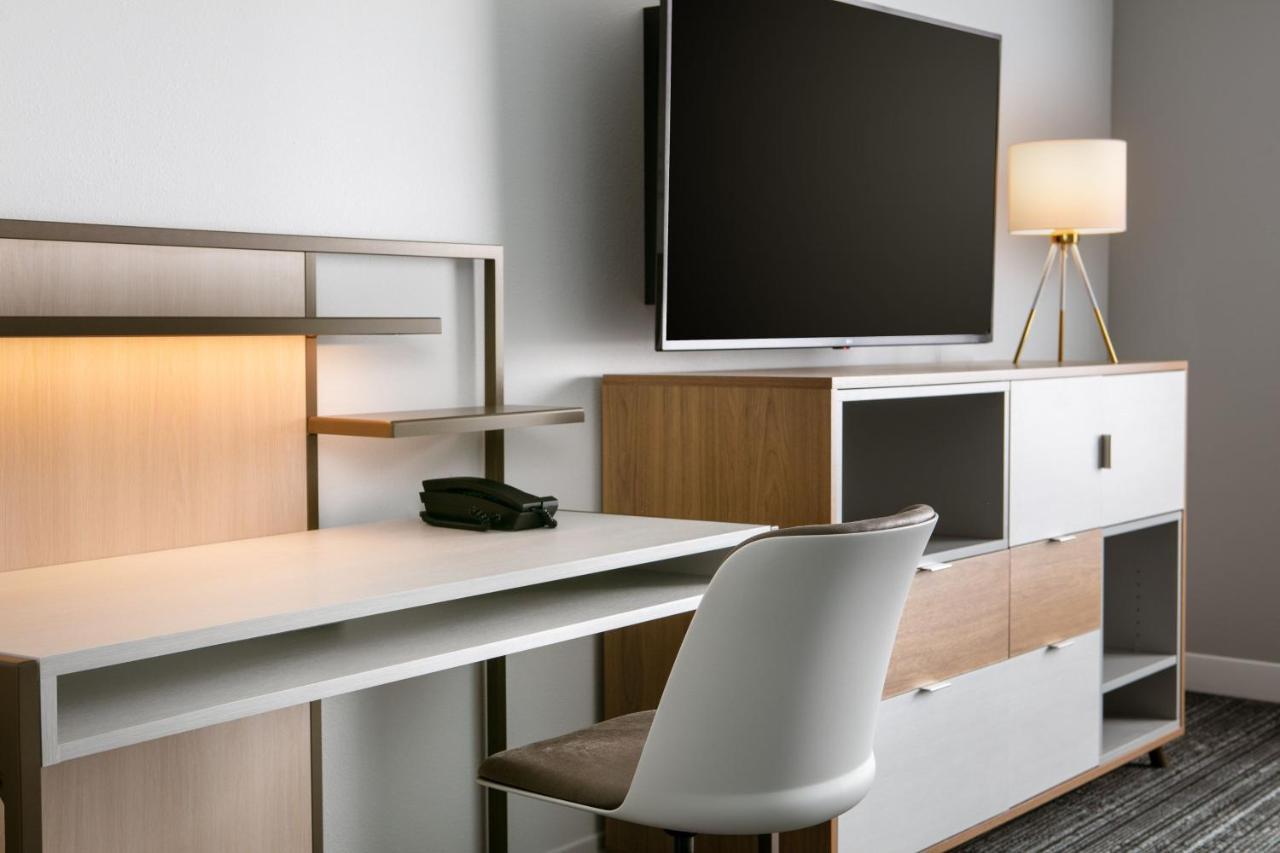 Towneplace Suites By Marriott Oconomowoc Buitenkant foto