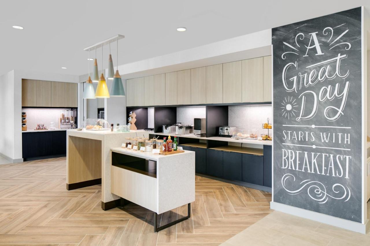 Towneplace Suites By Marriott Oconomowoc Buitenkant foto