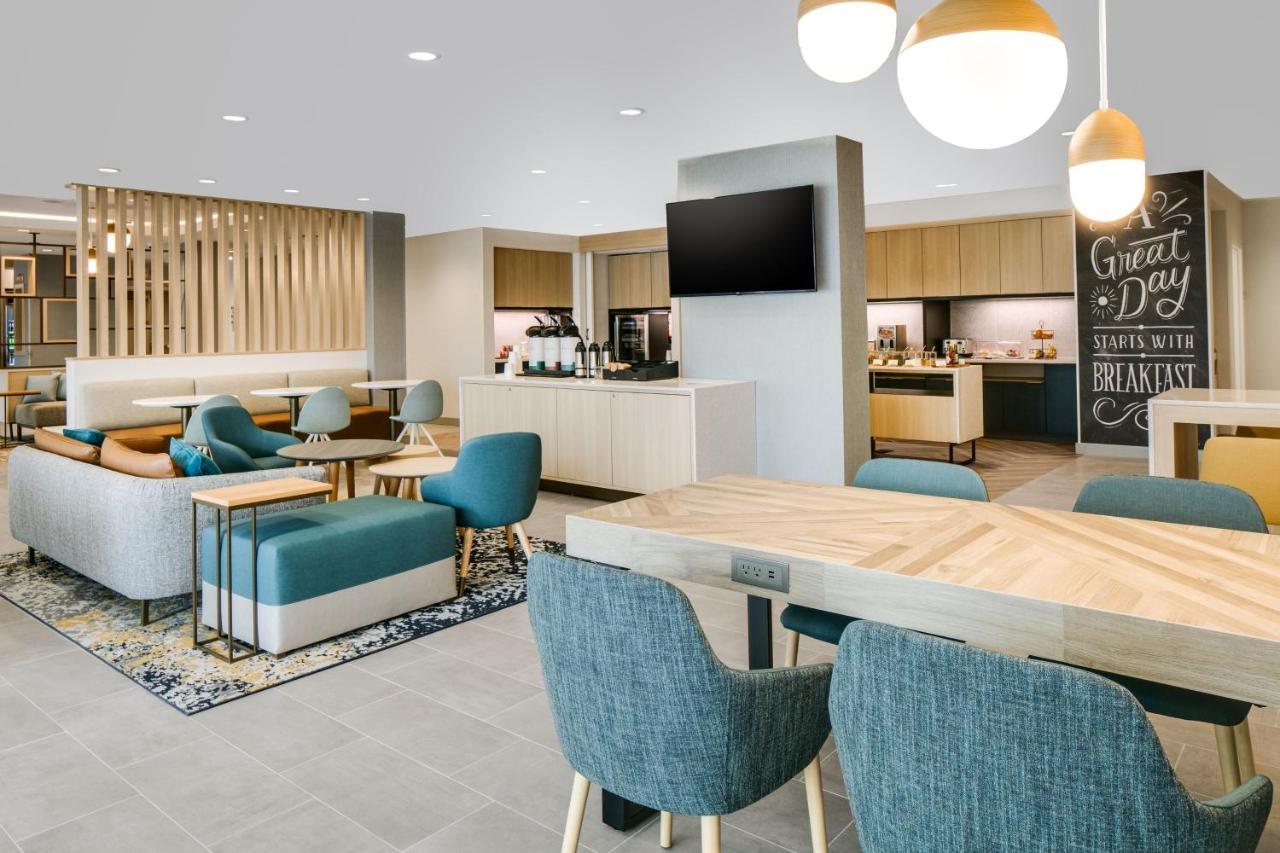Towneplace Suites By Marriott Oconomowoc Buitenkant foto