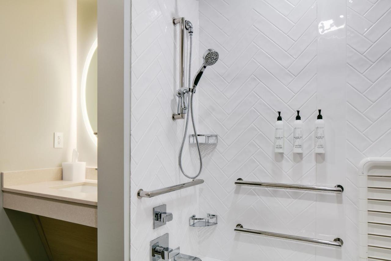 Towneplace Suites By Marriott Oconomowoc Buitenkant foto