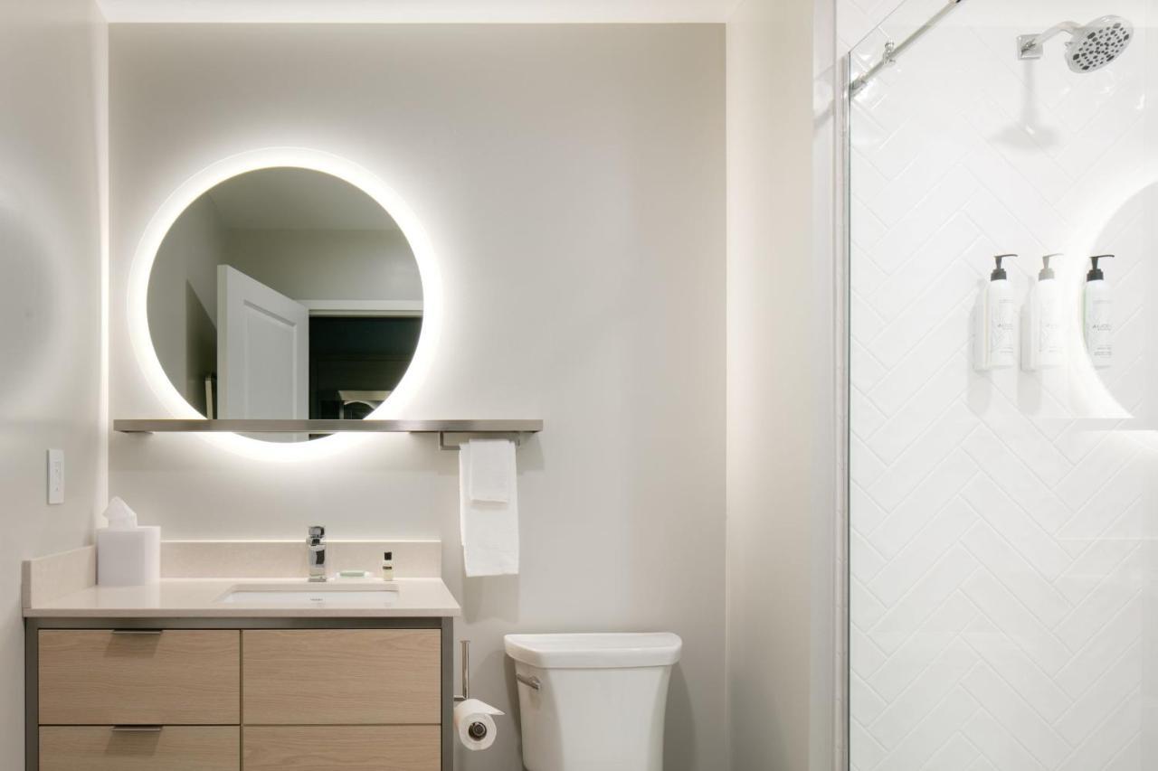 Towneplace Suites By Marriott Oconomowoc Buitenkant foto